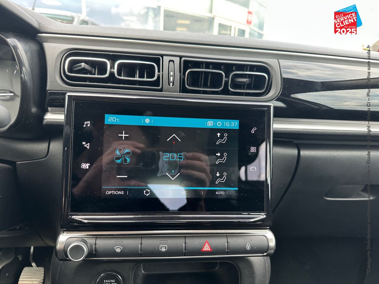 Véhicule d'occasion CITROEN C3 1.2 PURETECH 83CH S/S SHINE GPS RADAR AR chez Toyota Sarreguemines