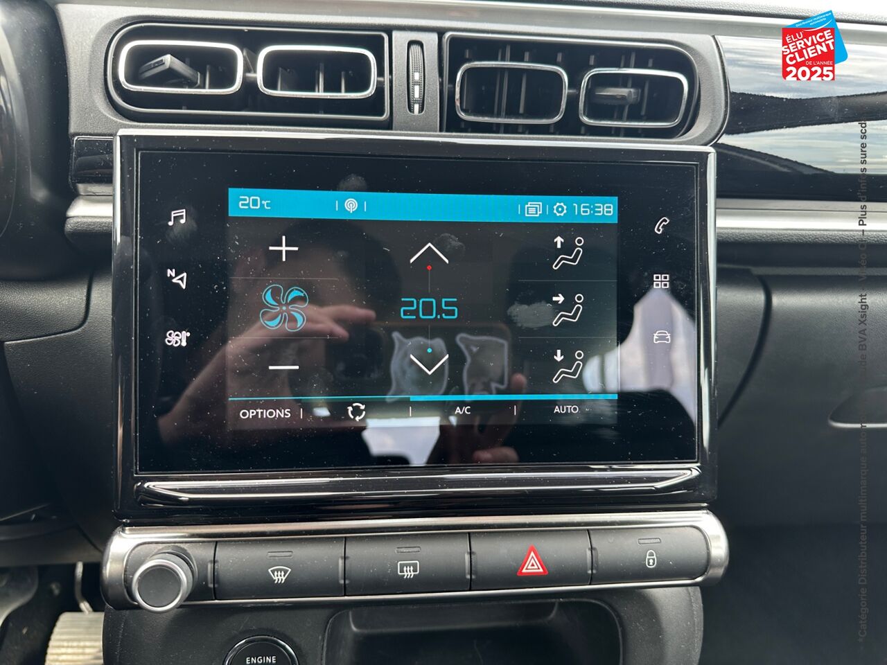 Véhicule d'occasion CITROEN C3 1.2 PURETECH 83CH S/S SHINE GPS RADAR AR chez Toyota Sarreguemines