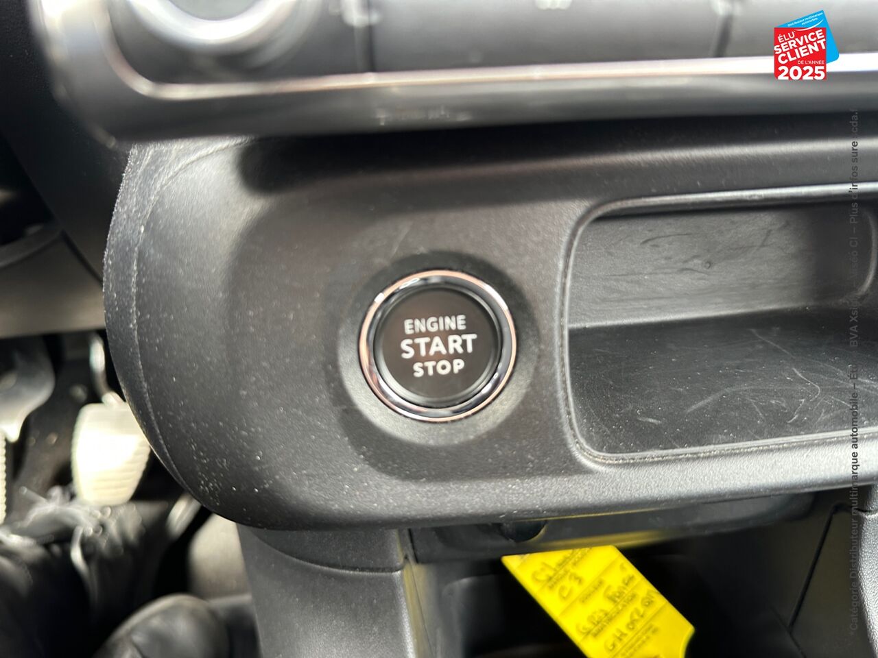 Véhicule d'occasion CITROEN C3 1.2 PURETECH 83CH S/S SHINE GPS RADAR AR chez Toyota Sarreguemines