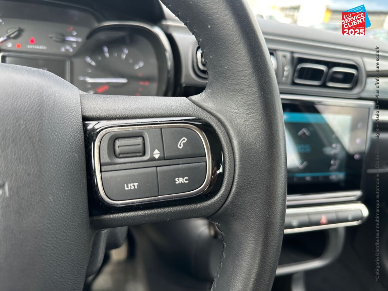 Véhicule d'occasion CITROEN C3 1.2 PURETECH 83CH S/S SHINE GPS RADAR AR chez Toyota Sarreguemines