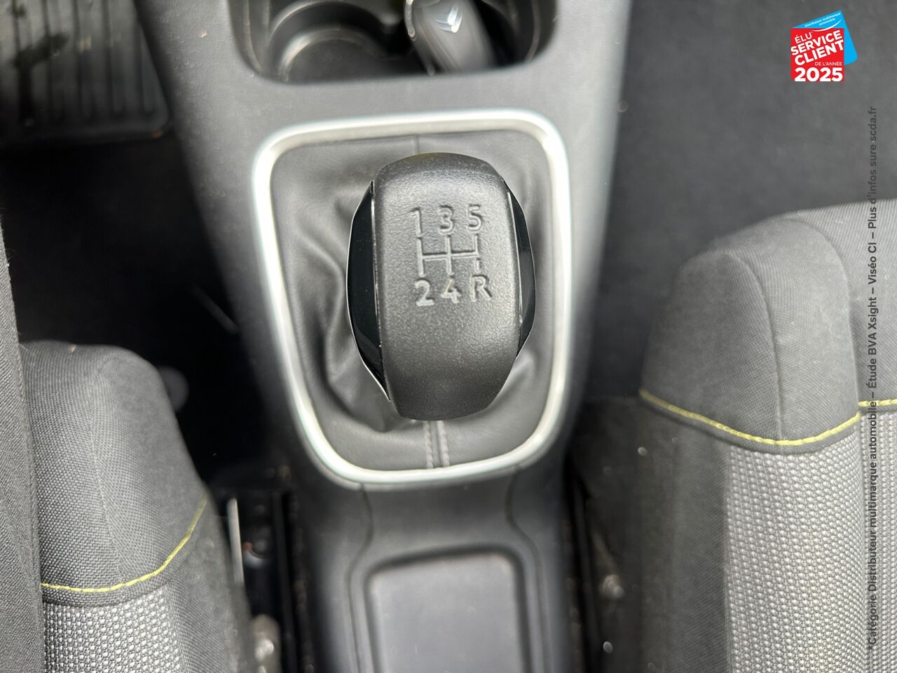 Véhicule d'occasion CITROEN C3 1.2 PURETECH 83CH S/S SHINE GPS RADAR AR chez Toyota Sarreguemines