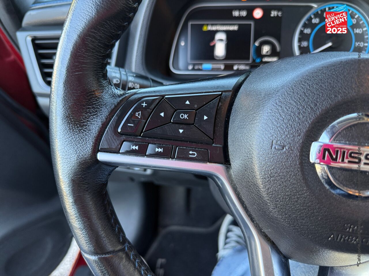 Véhicule d'occasion NISSAN LEAF 150CH 40KWH ACENTA 19.5 SIEGES CHAUF chez Toyota Saint Dizier