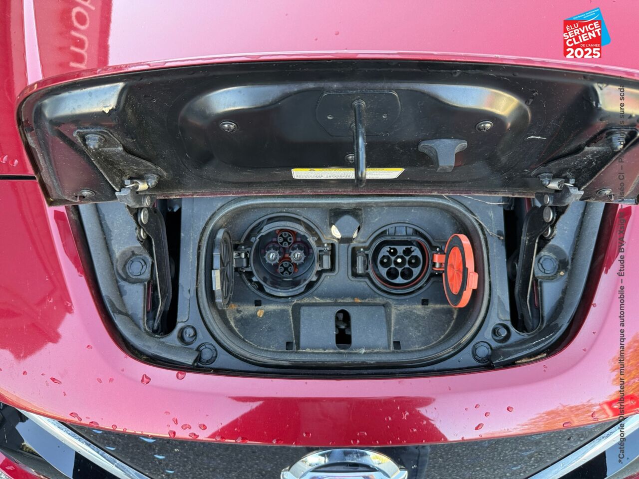Véhicule d'occasion NISSAN LEAF 150CH 40KWH ACENTA 19.5 SIEGES CHAUF chez Toyota Saint Dizier