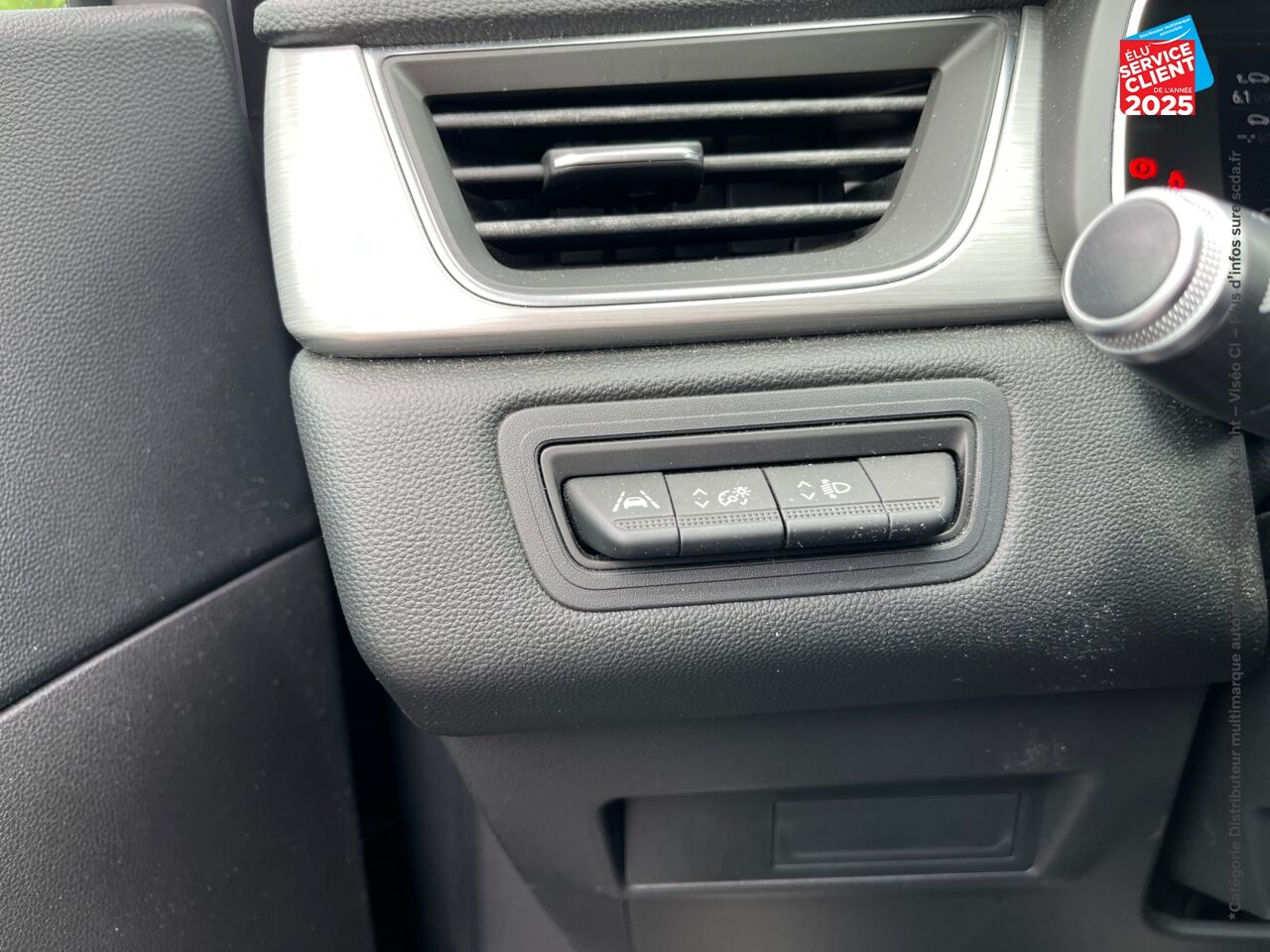 Véhicule d'occasion RENAULT CAPTUR 1.3 TCE 130CH FAP INTENS CAMERA GPS chez Renault Colmar