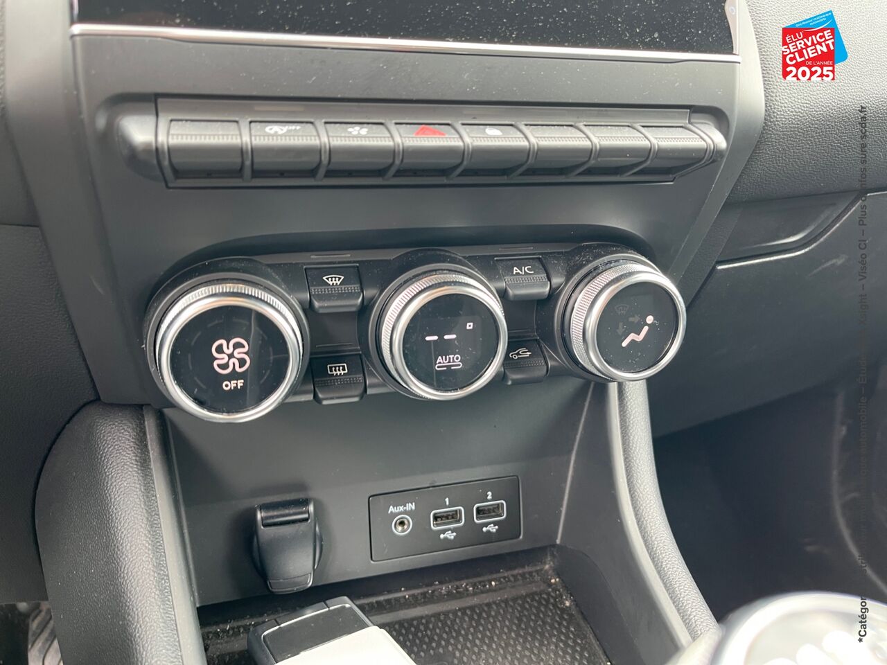 Véhicule d'occasion RENAULT CAPTUR 1.3 TCE 130CH FAP INTENS CAMERA GPS chez Renault Colmar