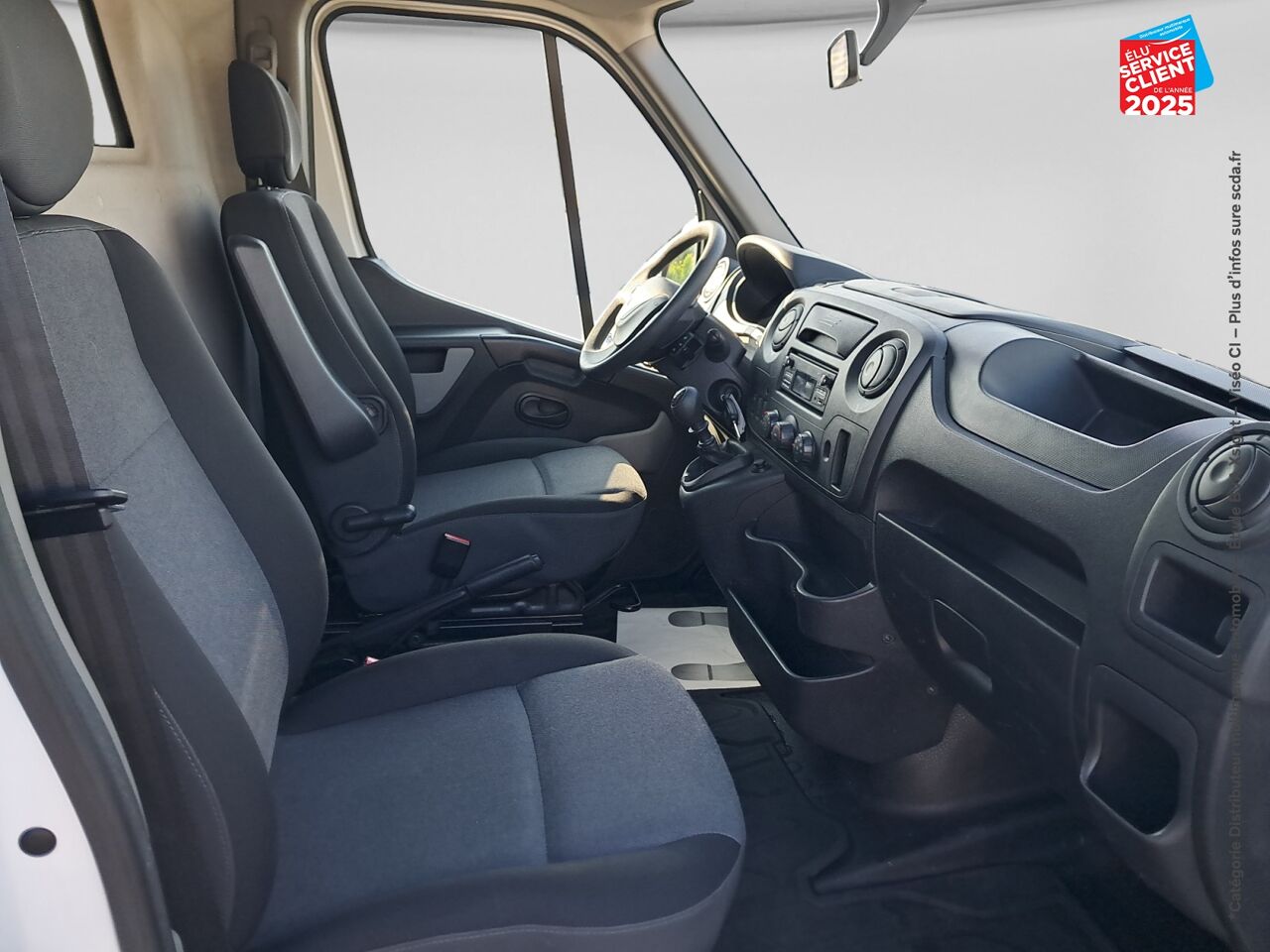 Véhicule d'occasion RENAULT MASTER FG F2800 L1H1 2.3 DCI 110CH STOP/START GRAND CONFORT EURO6 chez Primocar