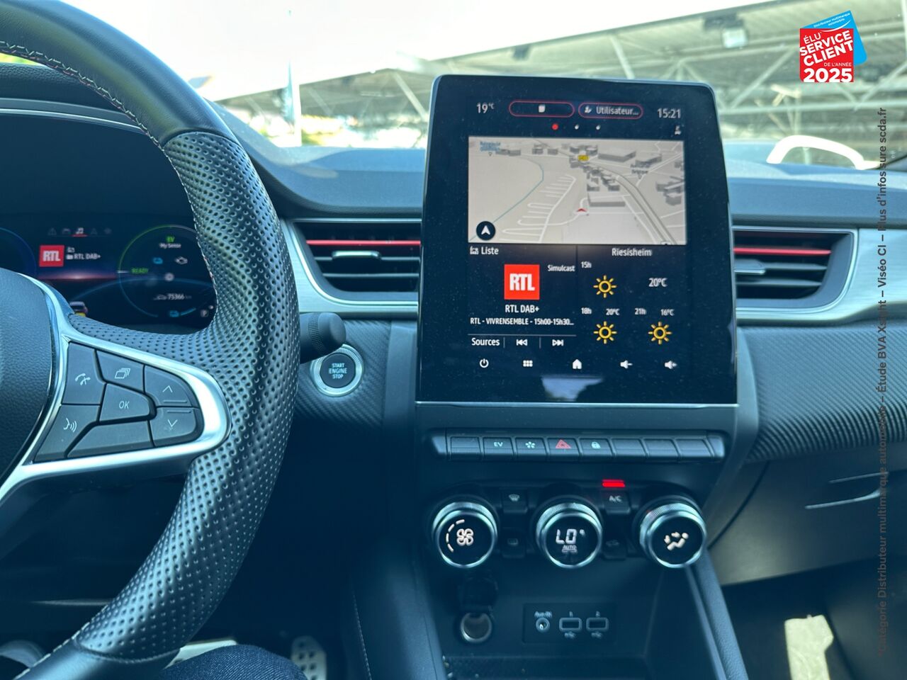 Véhicule d'occasion RENAULT CAPTUR 1.6 E-TECH HYBRIDE 145CH RS LINE CAMERA GPS chez Toyota Thionville