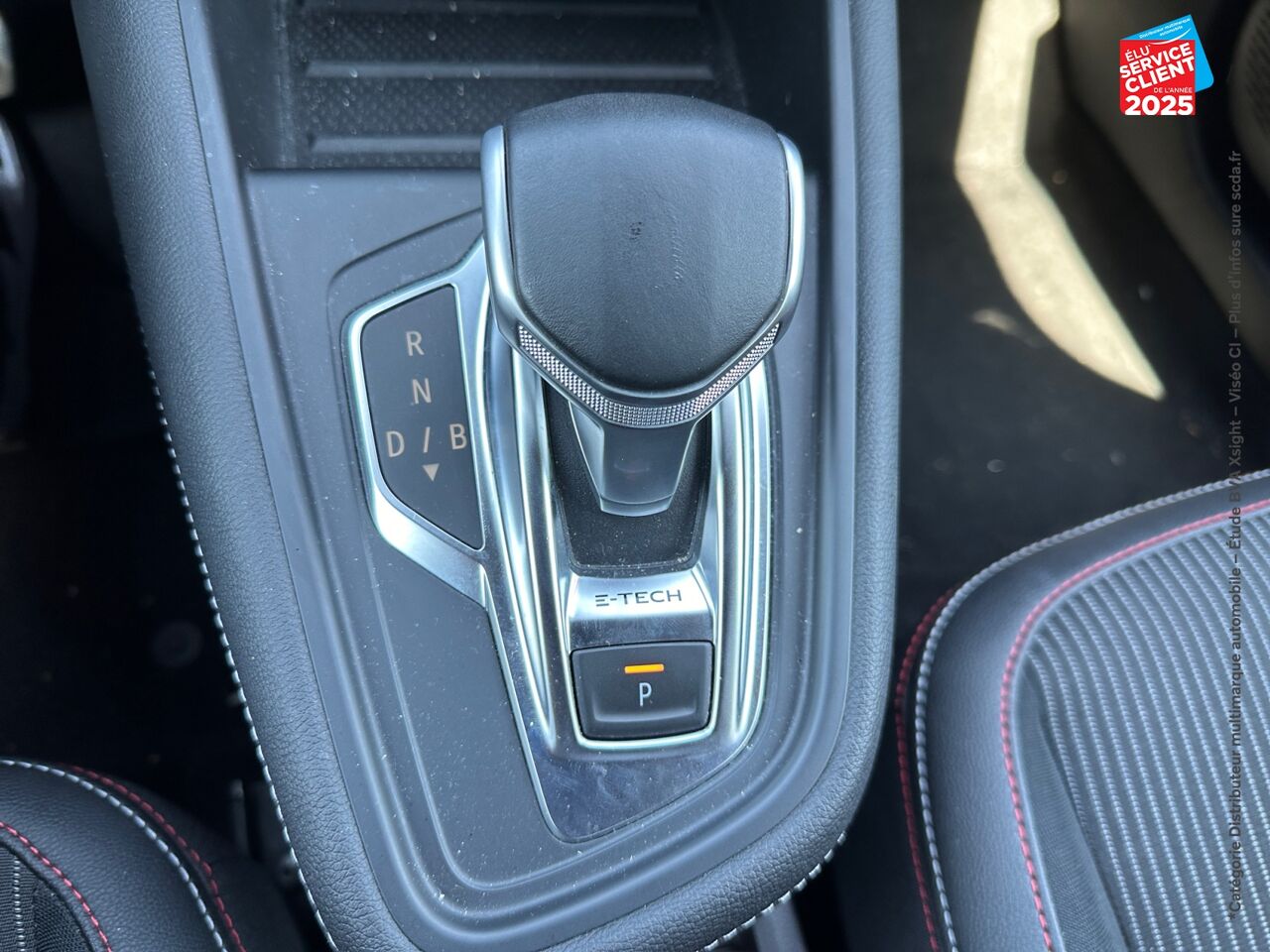 Véhicule d'occasion RENAULT CAPTUR 1.6 E-TECH HYBRIDE 145CH RS LINE CAMERA GPS chez Toyota Thionville