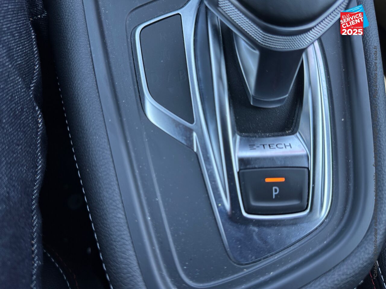 Véhicule d'occasion RENAULT CAPTUR 1.6 E-TECH HYBRIDE 145CH RS LINE CAMERA GPS chez Toyota Thionville