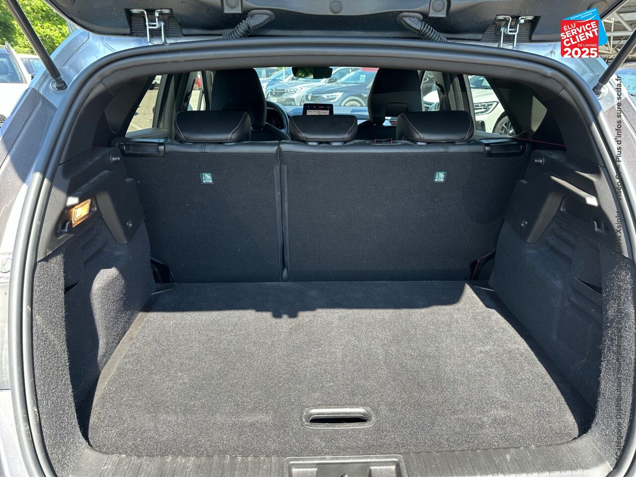 Véhicule d'occasion RENAULT CAPTUR 1.6 E-TECH HYBRIDE 145CH RS LINE CAMERA GPS chez Toyota Thionville