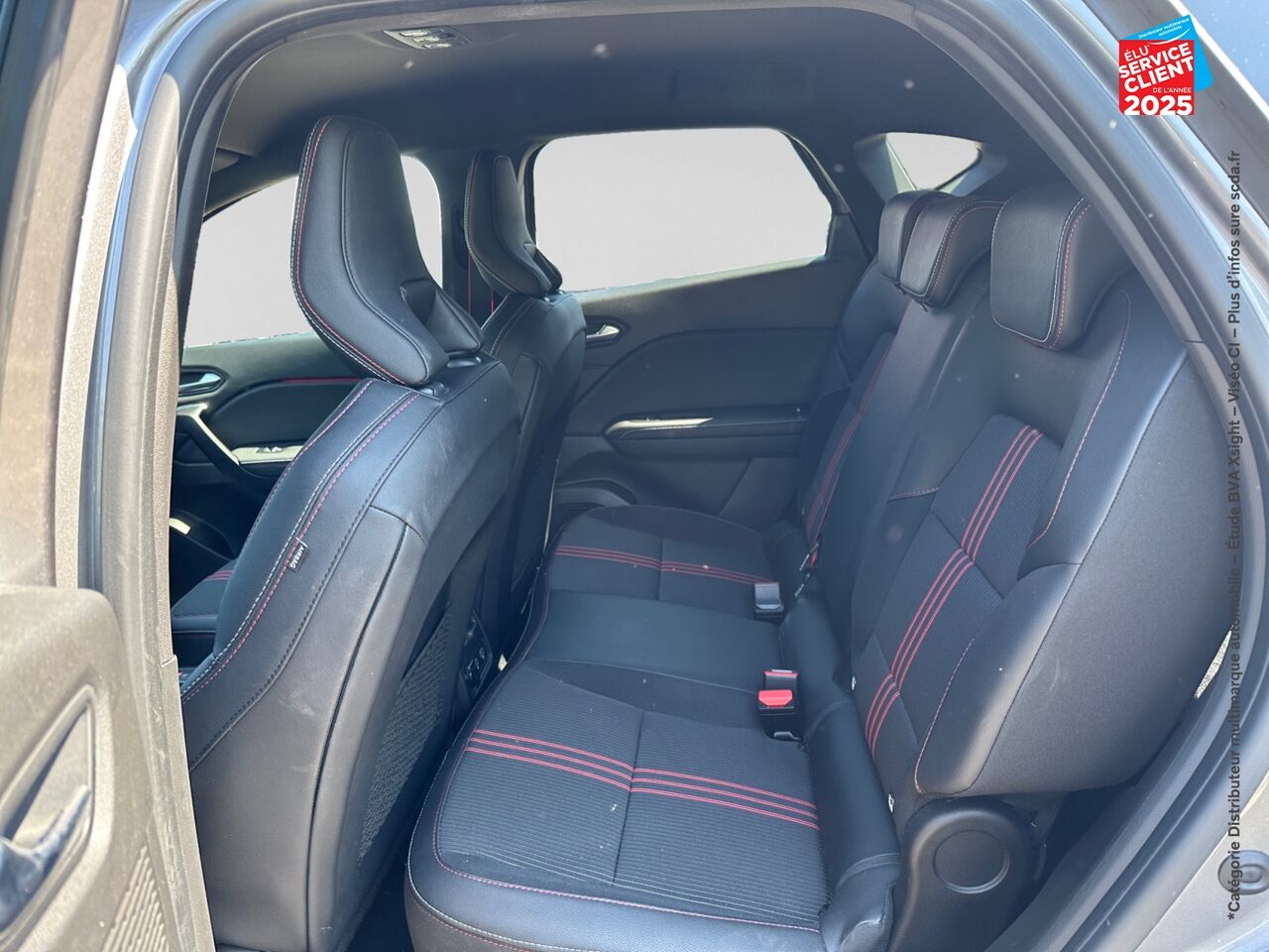 Véhicule d'occasion RENAULT CAPTUR 1.6 E-TECH HYBRIDE 145CH RS LINE CAMERA GPS chez Toyota Thionville