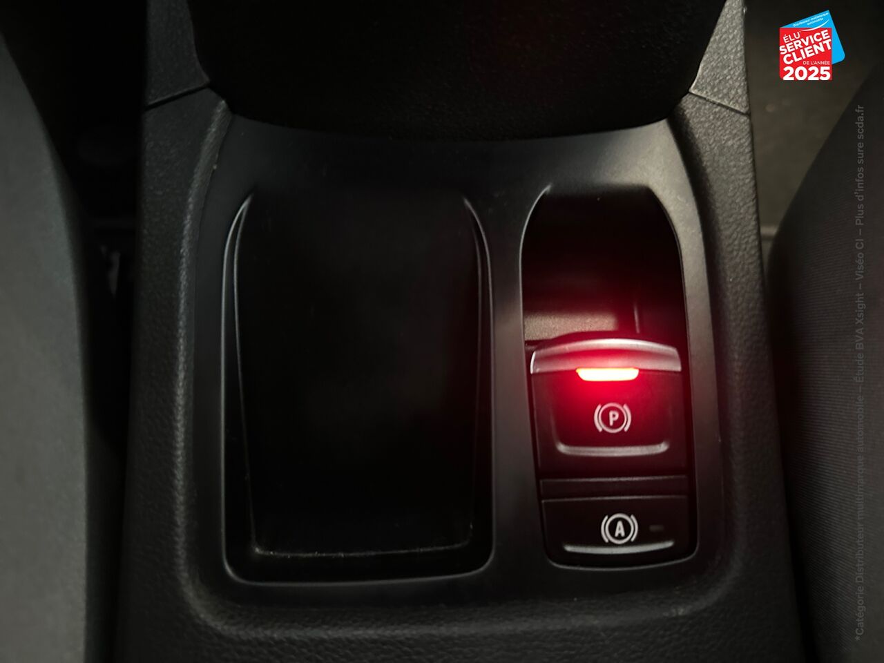 Véhicule d'occasion RENAULT CLIO 1.3 TCE 130CH FAP INITIALE PARIS EDC SIEGES CHAUF/CUIR GPS CAMERA BOSE chez Renault Sélestat