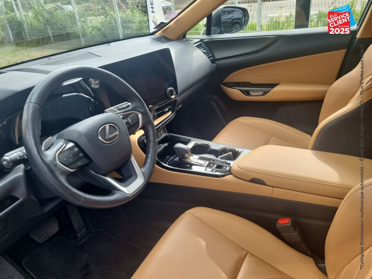 Véhicule d'occasion LEXUS NX 450H+ EXECUTIVE 4WD MY24 TOUVRANT SIEGES CHAUF/VENTIL/CUIR VOLANT CHAUF GPS chez Lexus Strasbourg