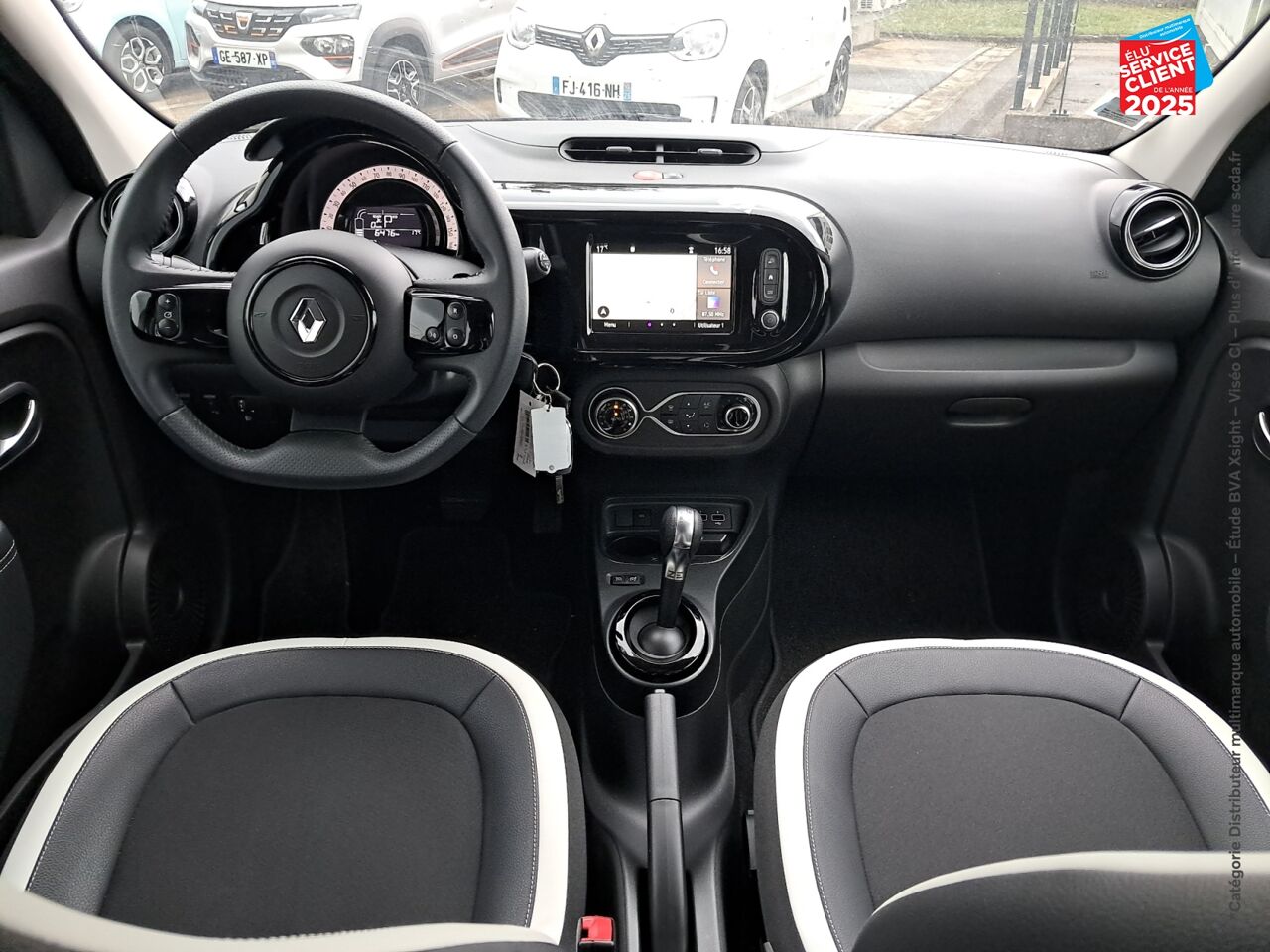 Véhicule d'occasion RENAULT TWINGO E-TECH ELECTRIC URBAN NIGHT R80 ACHAT INTEGRAL chez Opel Nancy