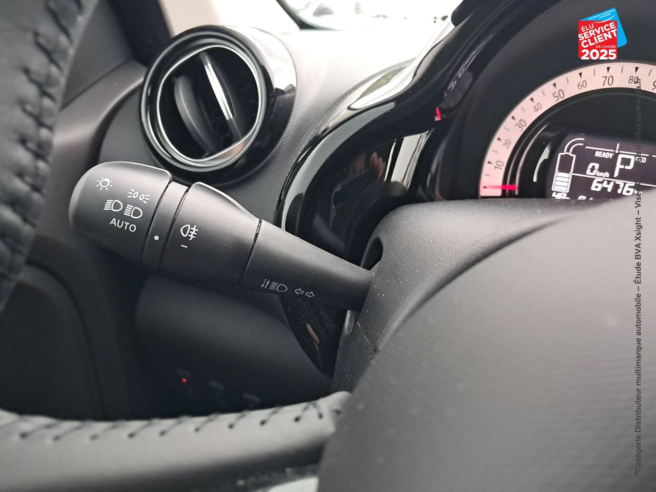 Véhicule d'occasion RENAULT TWINGO E-TECH ELECTRIC URBAN NIGHT R80 ACHAT INTEGRAL chez Opel Nancy