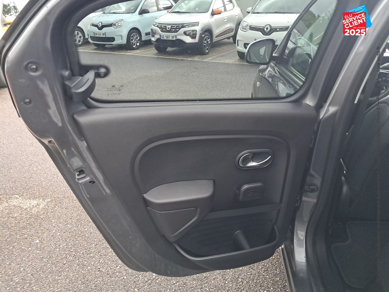 Véhicule d'occasion RENAULT TWINGO E-TECH ELECTRIC URBAN NIGHT R80 ACHAT INTEGRAL chez Opel Nancy
