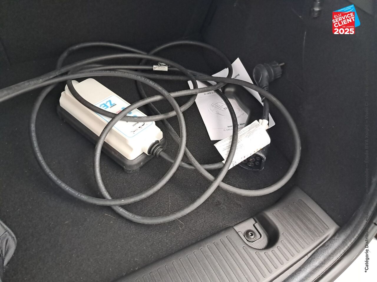 Véhicule d'occasion RENAULT TWINGO E-TECH ELECTRIC URBAN NIGHT R80 ACHAT INTEGRAL chez Opel Nancy