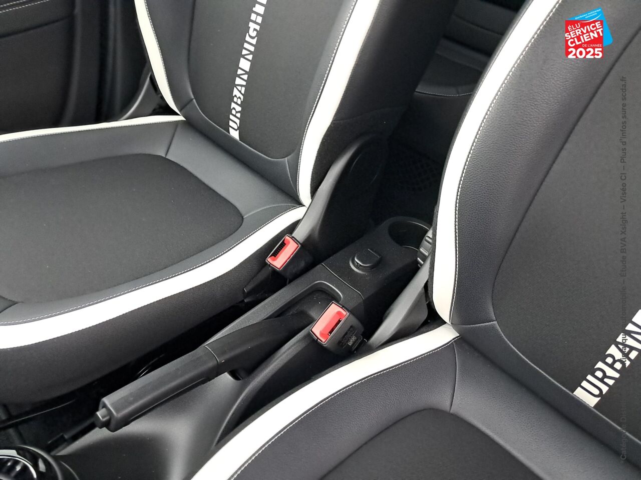 Véhicule d'occasion RENAULT TWINGO E-TECH ELECTRIC URBAN NIGHT R80 ACHAT INTEGRAL chez Opel Nancy