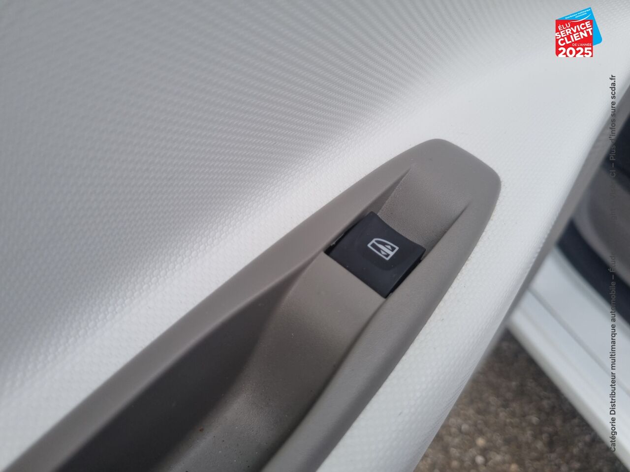 Véhicule d'occasion RENAULT ZOE ZEN CHARGE NORMALE R90 chez BMW Colmar