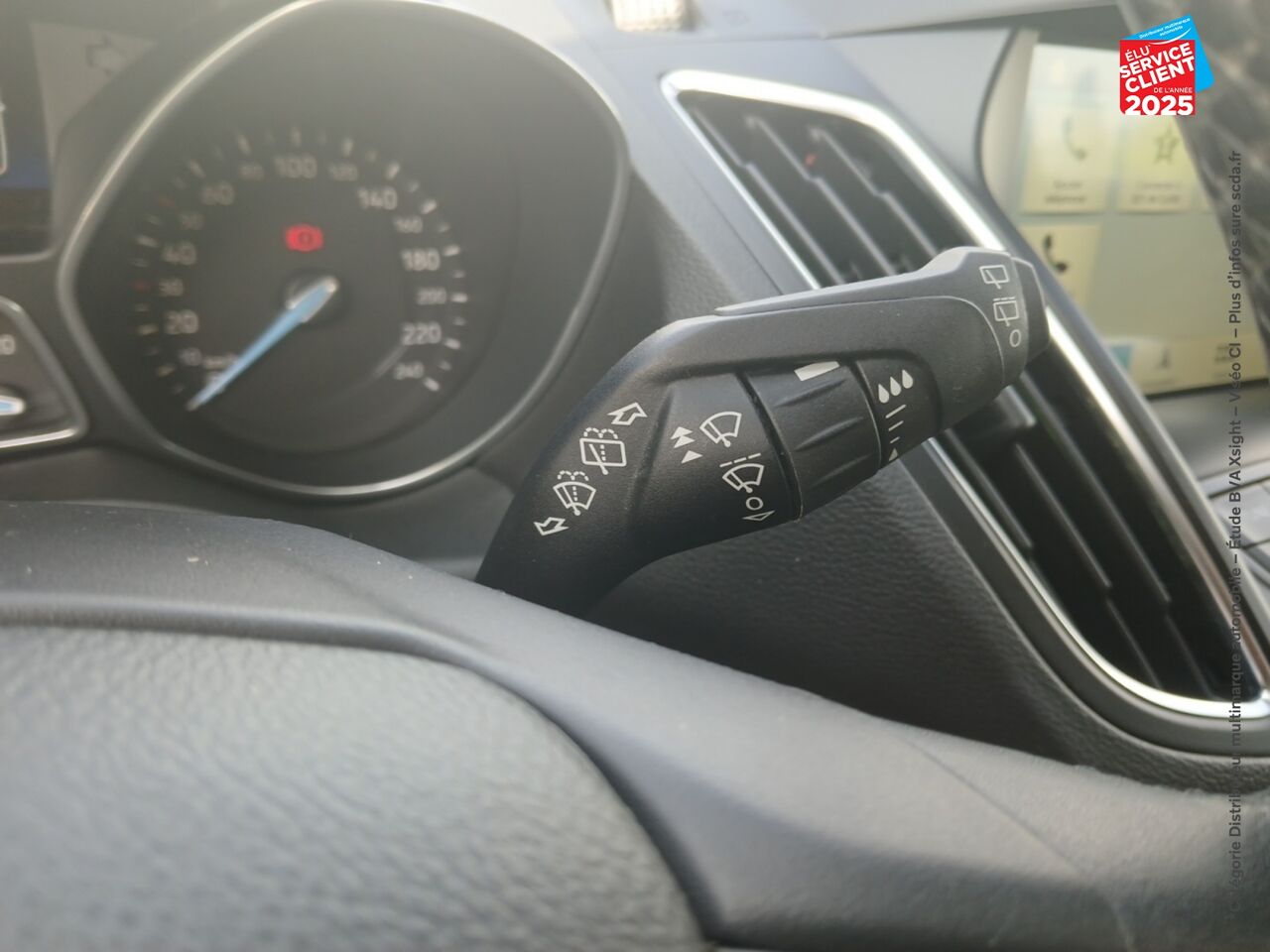 Véhicule d'occasion FORD C-MAX 1.5 TDCI 120CH STOPSTART TITANIUM chez Renault Colmar