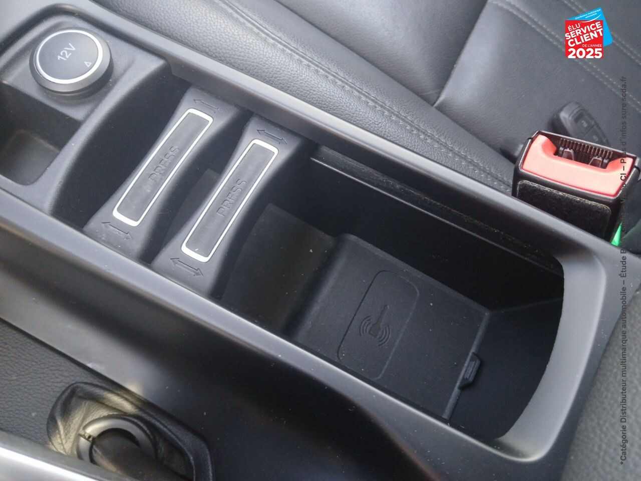 Véhicule d'occasion FORD C-MAX 1.5 TDCI 120CH STOPSTART TITANIUM chez Renault Colmar