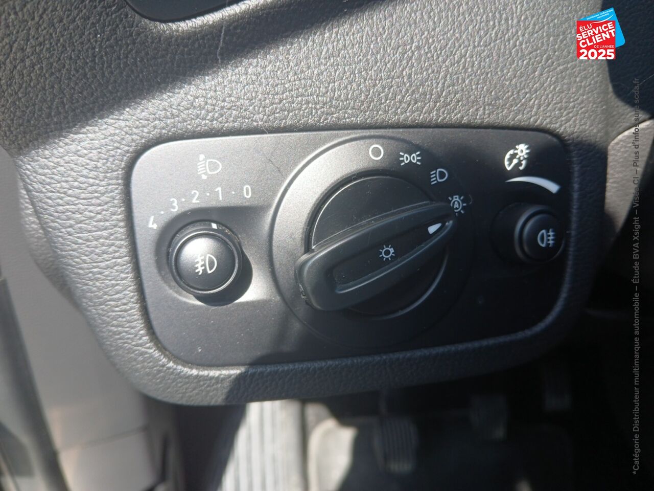 Véhicule d'occasion FORD C-MAX 1.5 TDCI 120CH STOPSTART TITANIUM chez Renault Colmar