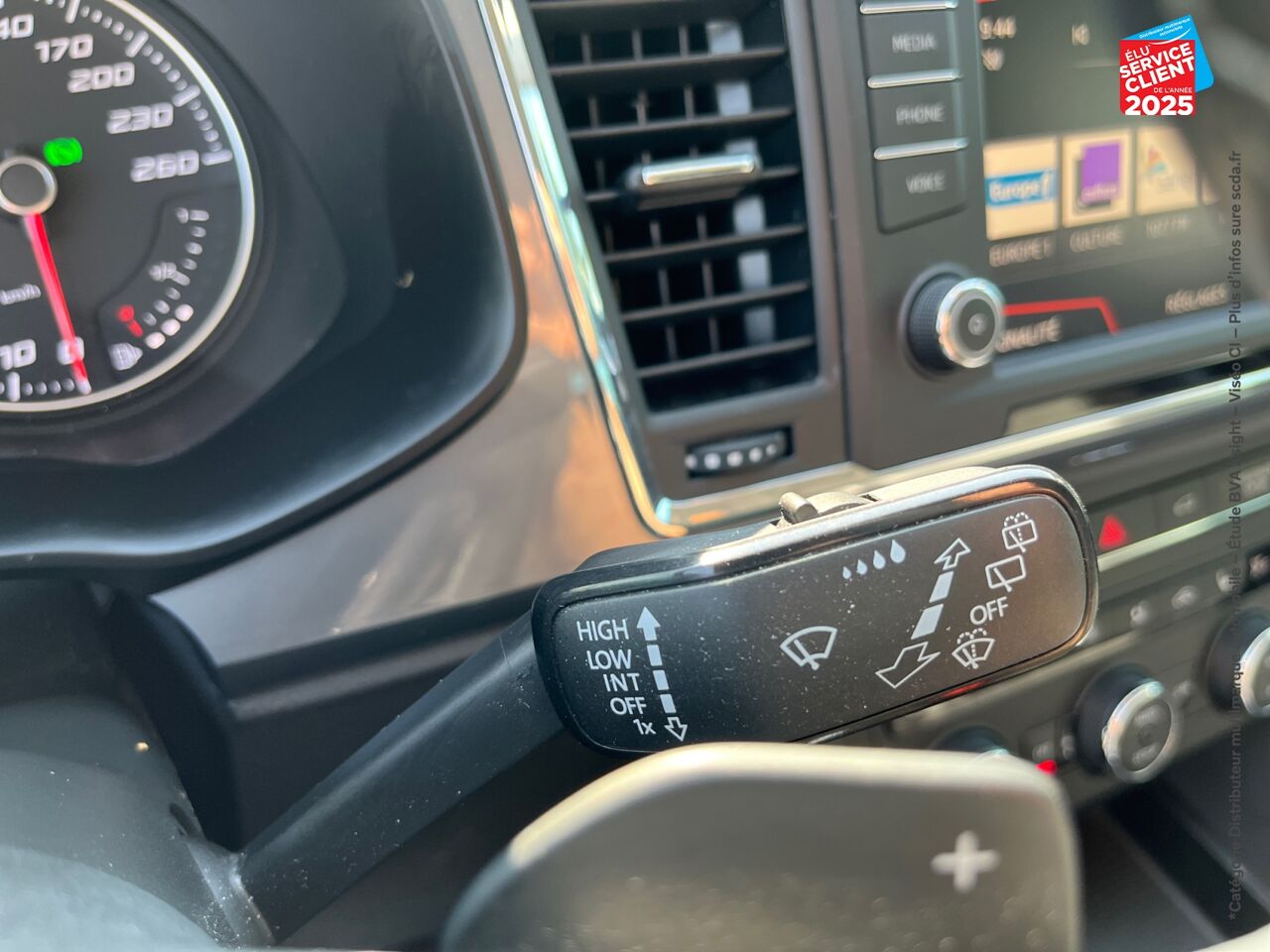 Véhicule d'occasion SEAT ATECA 1.4 ECOTSI 150CH ACT START/STOP STYLE DSG SIEGES CHAUF CAMERA chez Toyota Saint Dizier
