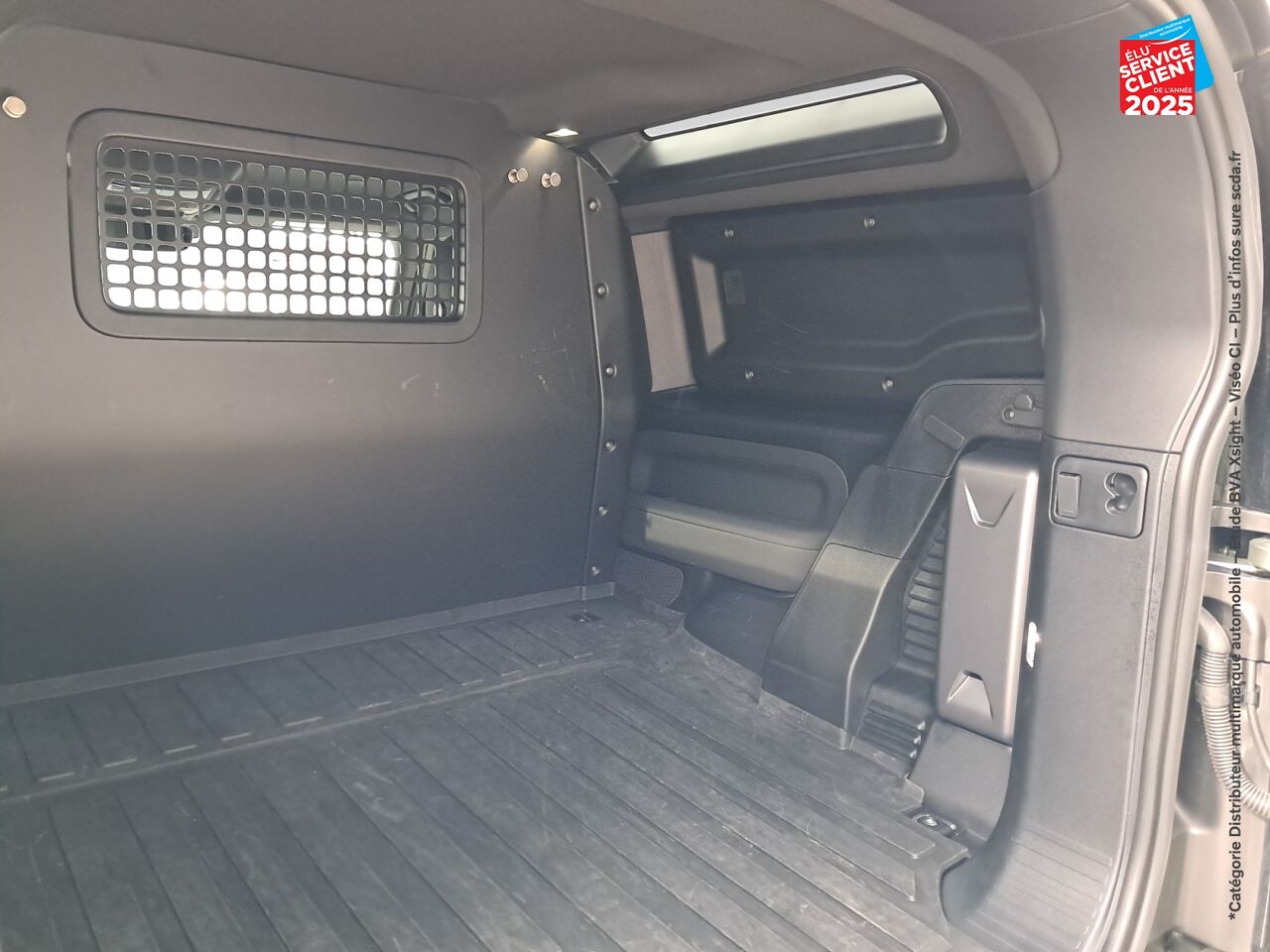 Véhicule d'occasion LAND-ROVER DEFENDER 90 3.0 D250 HARD TOP chez Toyota Thionville
