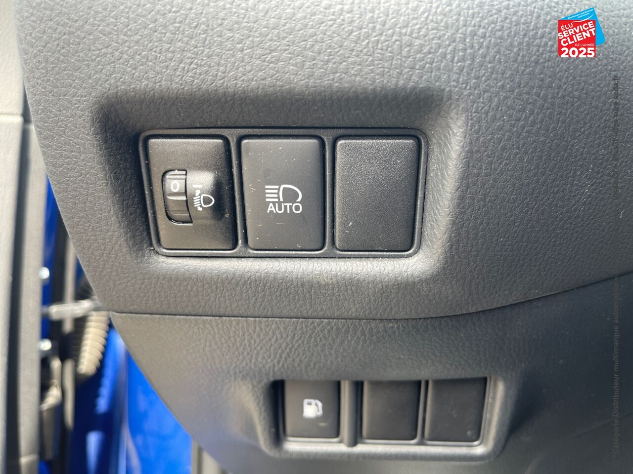Véhicule d'occasion TOYOTA C-HR 1.8 HYBRIDE 122CH DESIGN E-CVT chez Toyota Saint Dizier