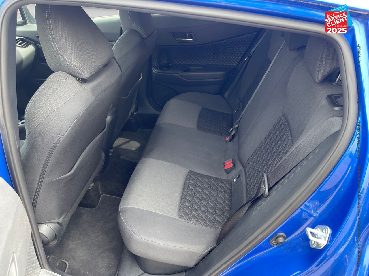 Véhicule d'occasion TOYOTA C-HR 1.8 HYBRIDE 122CH DESIGN E-CVT chez Toyota Saint Dizier