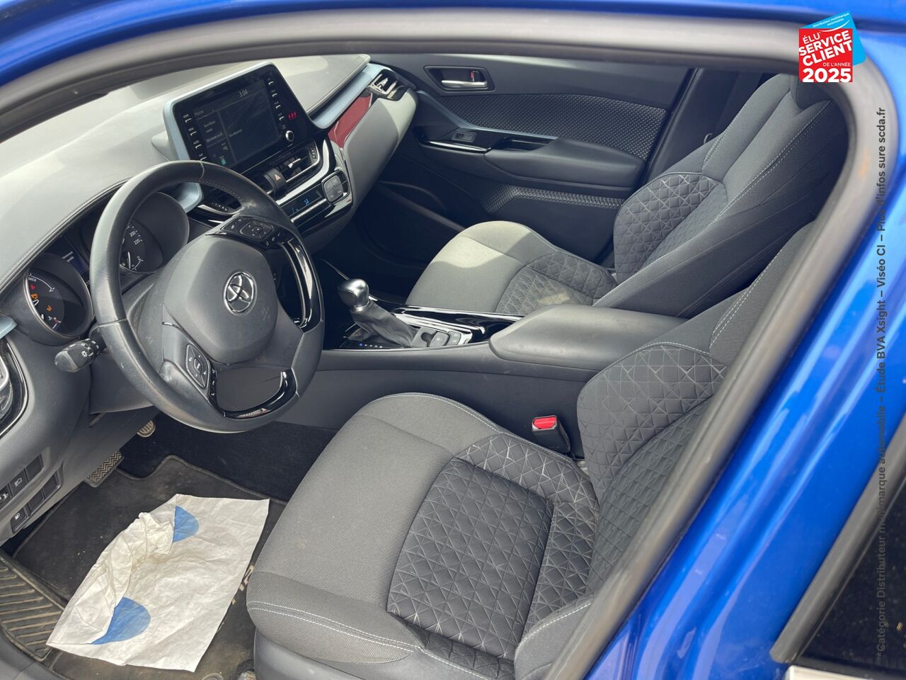 Véhicule d'occasion TOYOTA C-HR 1.8 HYBRIDE 122CH DESIGN E-CVT chez Toyota Saint Dizier