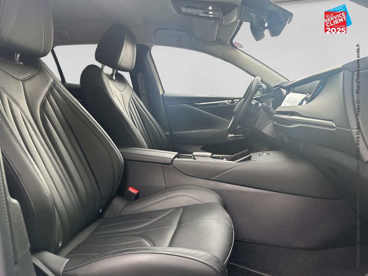Véhicule d'occasion DS DS 4 PURETECH 130CH CROSS RIVOLI AUTOMATIQUE CUIR CAMERA GPS chez BMW Besançon