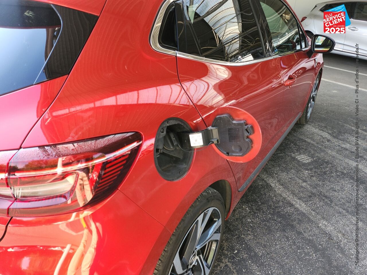 Véhicule d'occasion RENAULT CLIO 1.6 E-TECH HYBRIDE 140CH RS LINE -21N chez Toyota Thionville