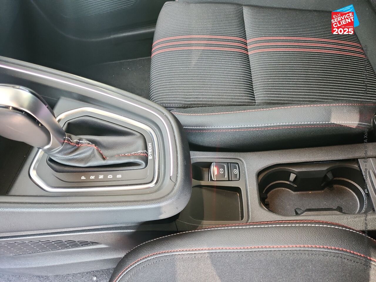 Véhicule d'occasion RENAULT CLIO 1.6 E-TECH HYBRIDE 140CH RS LINE -21N chez Toyota Thionville