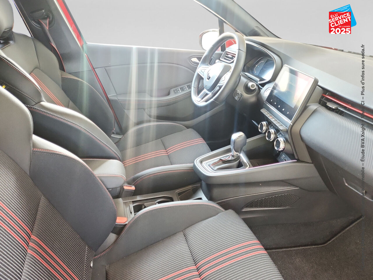 Véhicule d'occasion RENAULT CLIO 1.6 E-TECH HYBRIDE 140CH RS LINE -21N chez Toyota Thionville