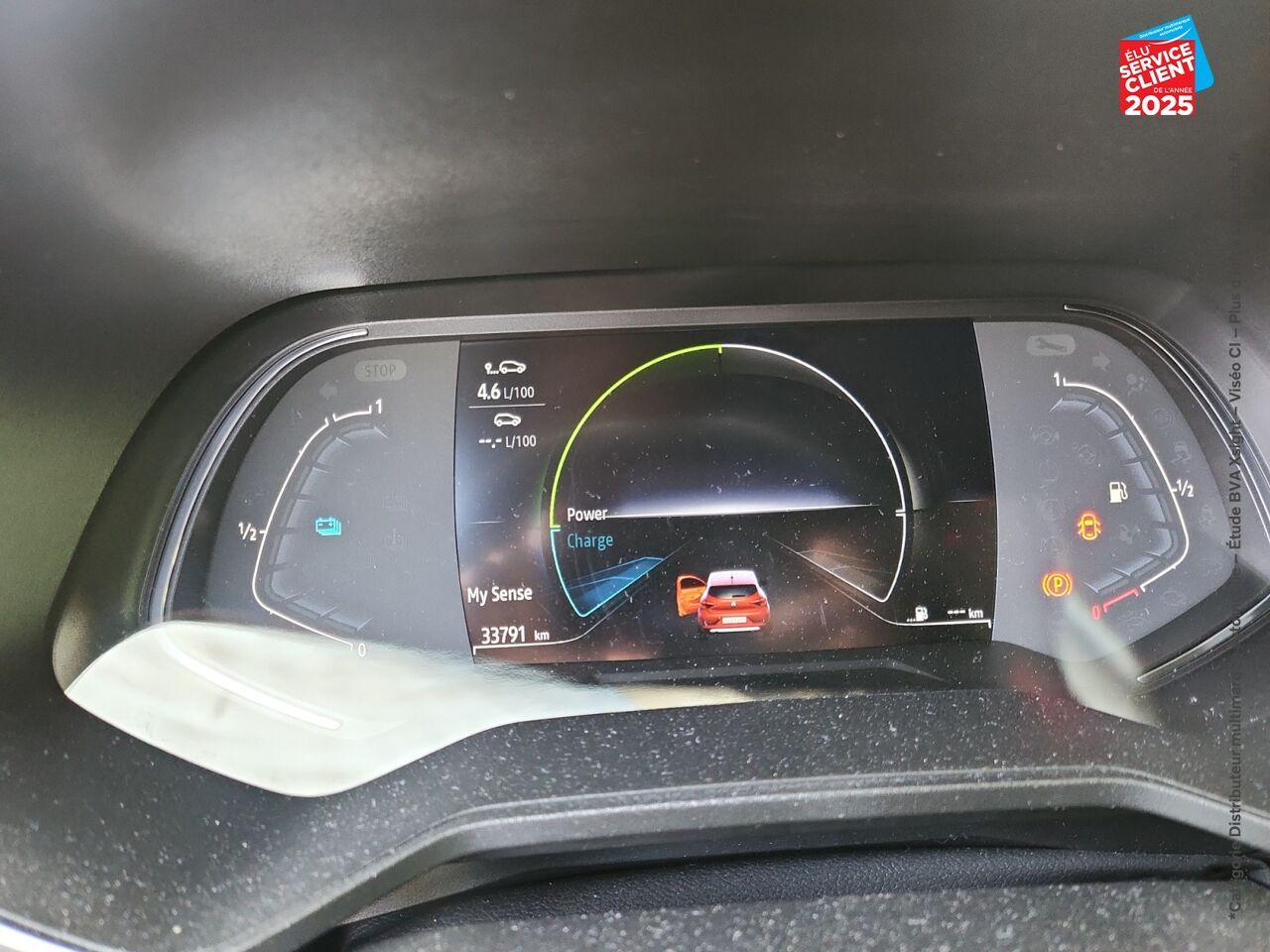 Véhicule d'occasion RENAULT CLIO 1.6 E-TECH HYBRIDE 140CH RS LINE -21N chez Toyota Thionville