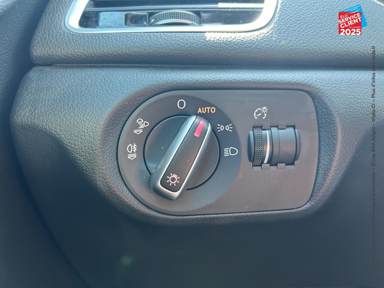 Véhicule d'occasion AUDI Q3 1.4 TFSI 150CH COD AMBIENTE S TRONIC 6 chez Toyota Sarreguemines