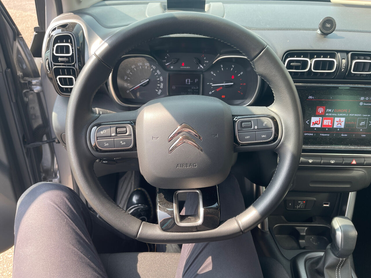Véhicule d'occasion CITROEN C3 AIRCROSS BLUEHDI 120CH SS SHINE EAT6 chez Hyundai Epernay