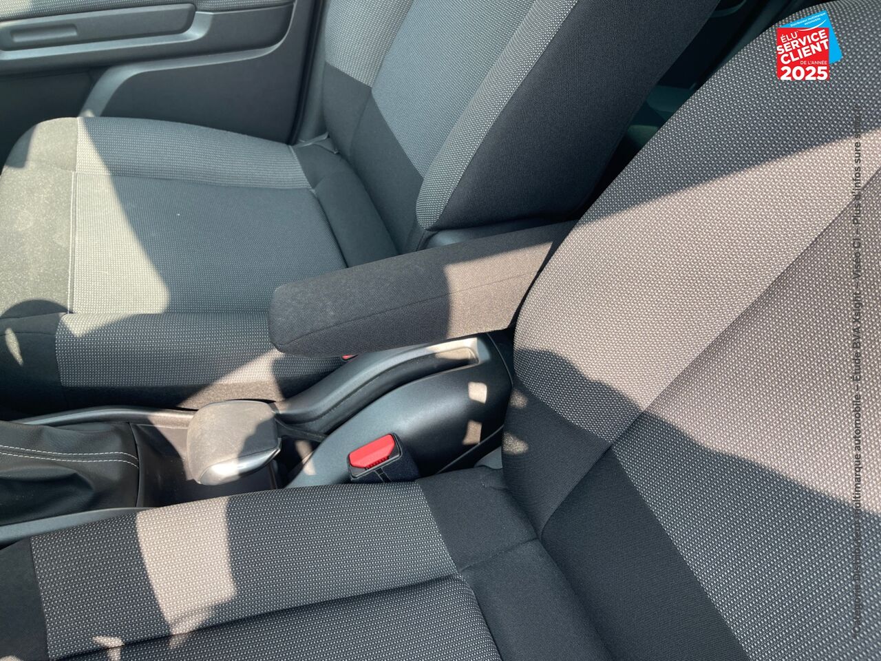 Véhicule d'occasion CITROEN C3 AIRCROSS BLUEHDI 120CH SS SHINE EAT6 chez Hyundai Epernay