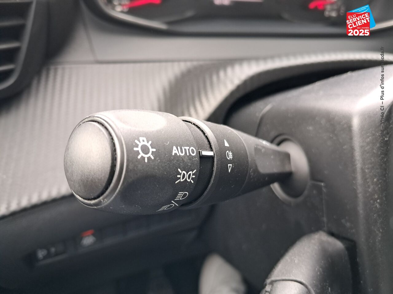 Véhicule d'occasion PEUGEOT 208 1.2 PURETECH 75CH SS ACTIVE PACK chez HESS Automobile