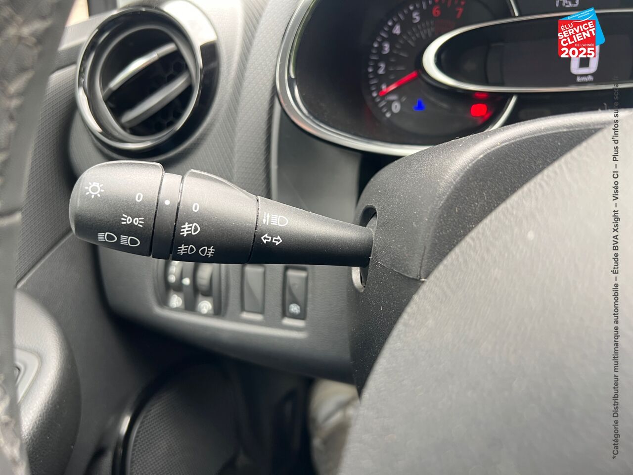 Véhicule d'occasion RENAULT CLIO ESTATE 0.9 TCE 90CH ENERGY BUSINESS EURO6C chez Renault Saint-Louis
