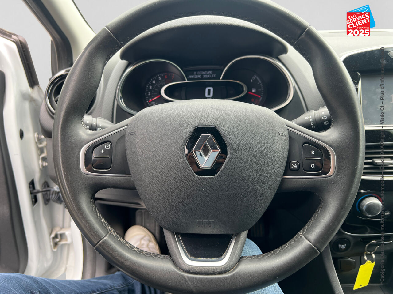 Véhicule d'occasion RENAULT CLIO ESTATE 0.9 TCE 90CH ENERGY BUSINESS EURO6C chez Renault Saint-Louis