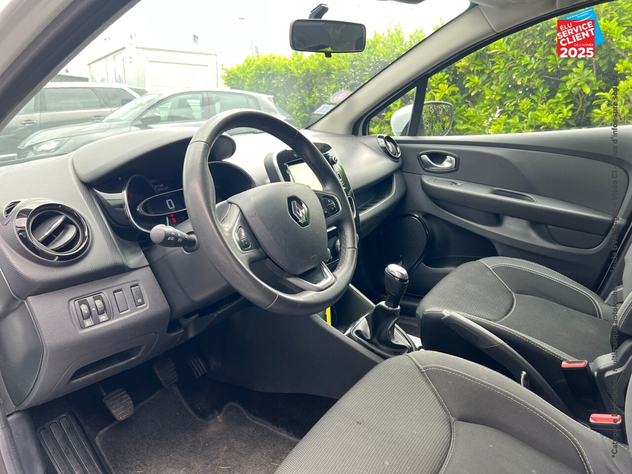 Véhicule d'occasion RENAULT CLIO ESTATE 0.9 TCE 90CH ENERGY BUSINESS EURO6C chez Renault Saint-Louis