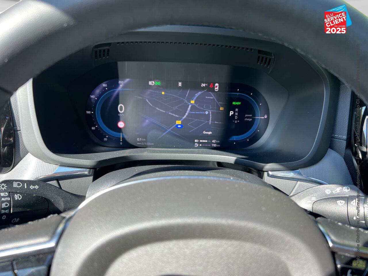 Véhicule d'occasion VOLVO XC60 T6 HYBRIDE RECHARGEABLE 253 + 145CH BLACK EDITION GEARTRONIC 8 AWD TOUVRANT SIEGE CHAUF VOLANT chez Volvo Epernay