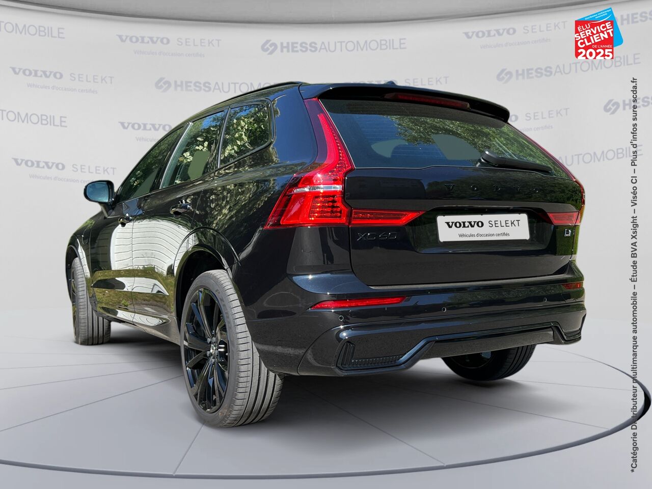 Véhicule d'occasion VOLVO XC60 T6 HYBRIDE RECHARGEABLE 253 + 145CH BLACK EDITION GEARTRONIC 8 AWD TOUVRANT SIEGE CHAUF VOLANT chez Volvo Epernay