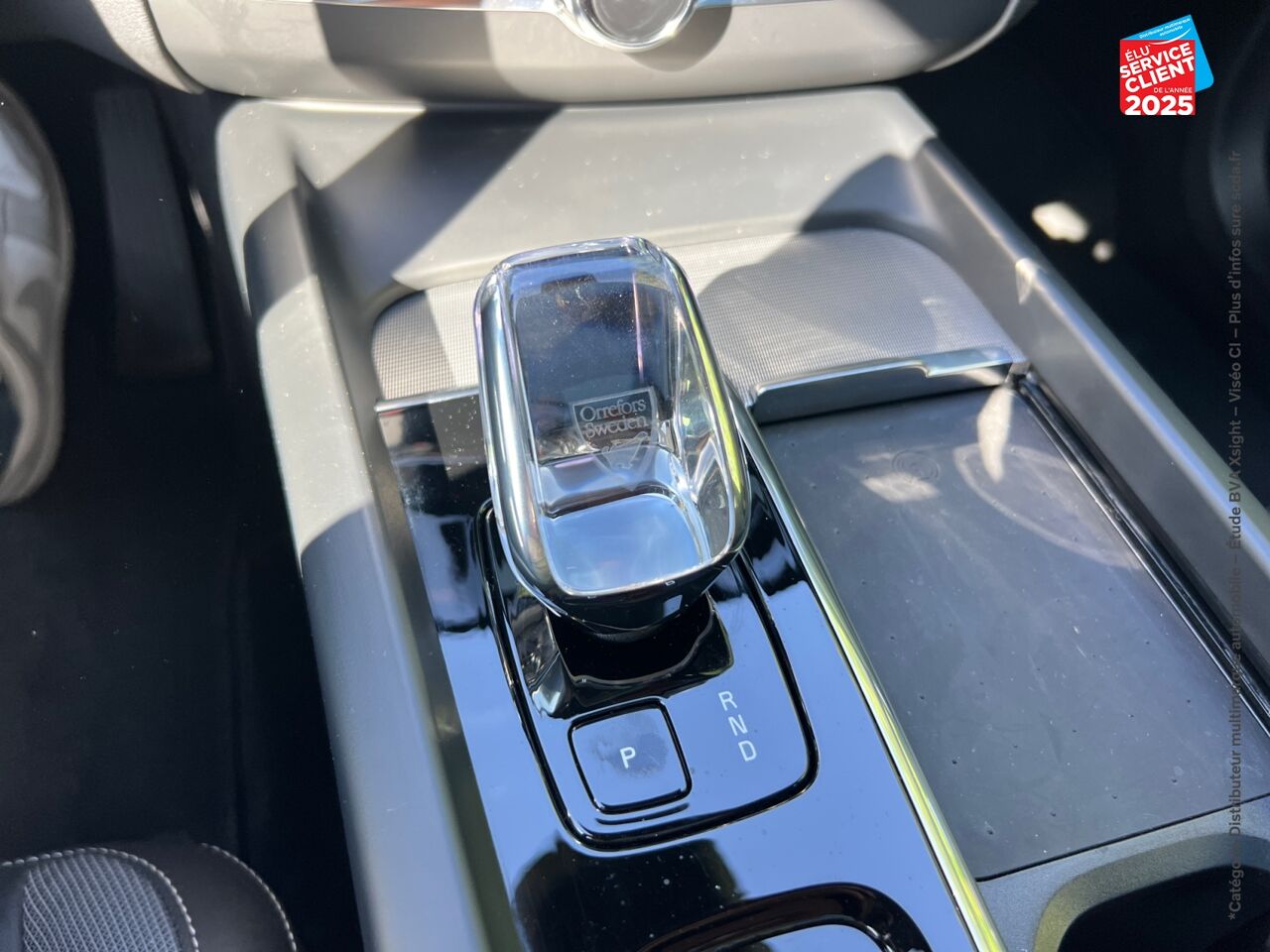 Véhicule d'occasion VOLVO XC60 T6 HYBRIDE RECHARGEABLE 253 + 145CH BLACK EDITION GEARTRONIC 8 AWD TOUVRANT SIEGE CHAUF VOLANT chez Volvo Epernay