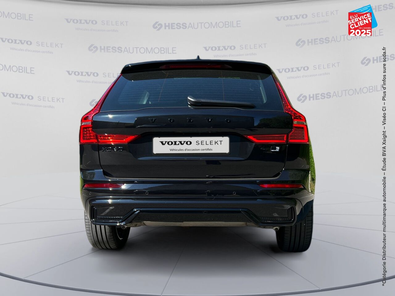 Véhicule d'occasion VOLVO XC60 T6 HYBRIDE RECHARGEABLE 253 + 145CH BLACK EDITION GEARTRONIC 8 AWD TOUVRANT SIEGE CHAUF VOLANT chez Volvo Epernay
