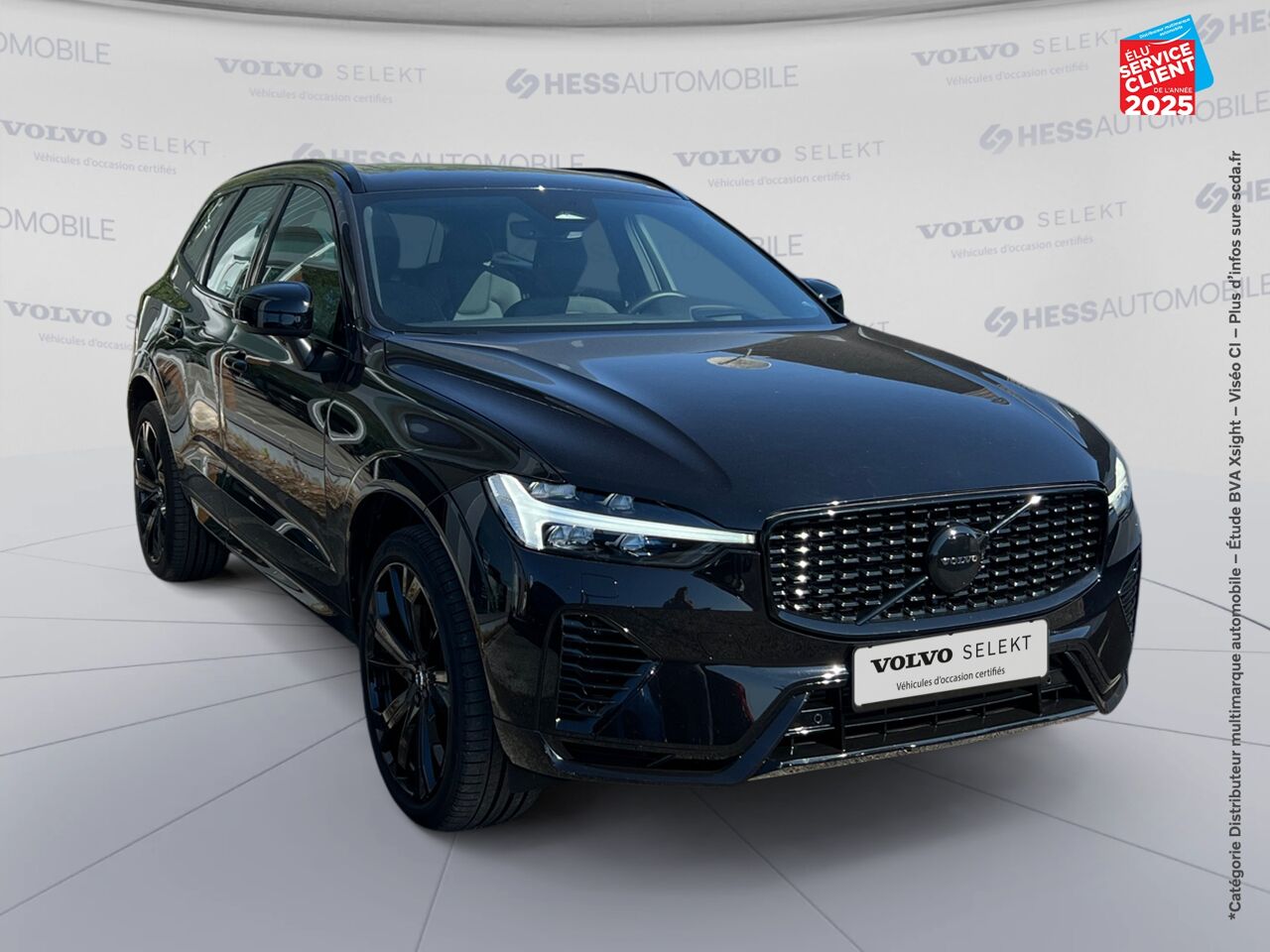 Véhicule d'occasion VOLVO XC60 T6 HYBRIDE RECHARGEABLE 253 + 145CH BLACK EDITION GEARTRONIC 8 AWD TOUVRANT SIEGE CHAUF VOLANT chez Volvo Epernay