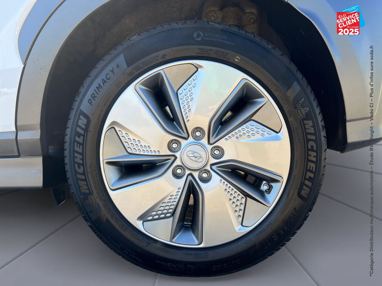 Véhicule d'occasion HYUNDAI KONA ELECTRIC 136CH INTUITIVE EURO6D-T EVAP 2CV CAMERA CARPLAY chez Toyota Sarreguemines
