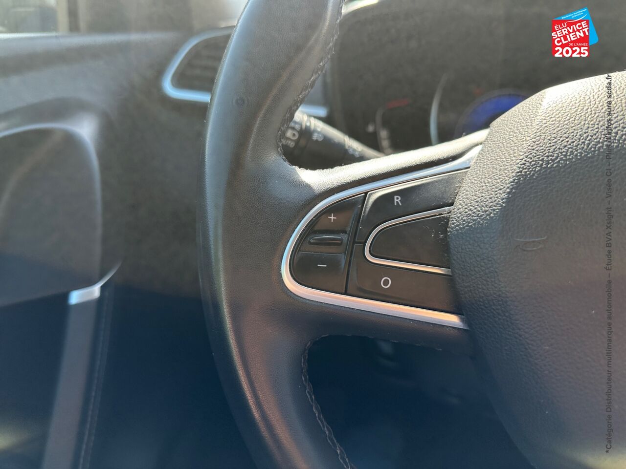 Véhicule d'occasion RENAULT KADJAR 1.3 TCE 140CH FAP BUSINESS - 21 chez Toyota Verdun